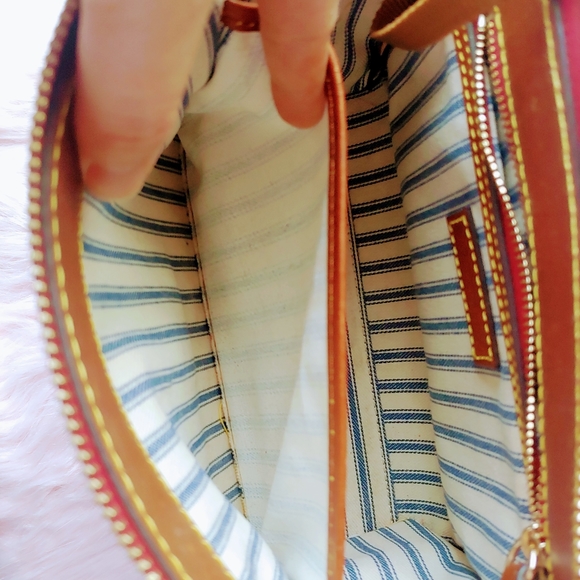 Dooney & Bourke crossbody - Picture 6 of 15